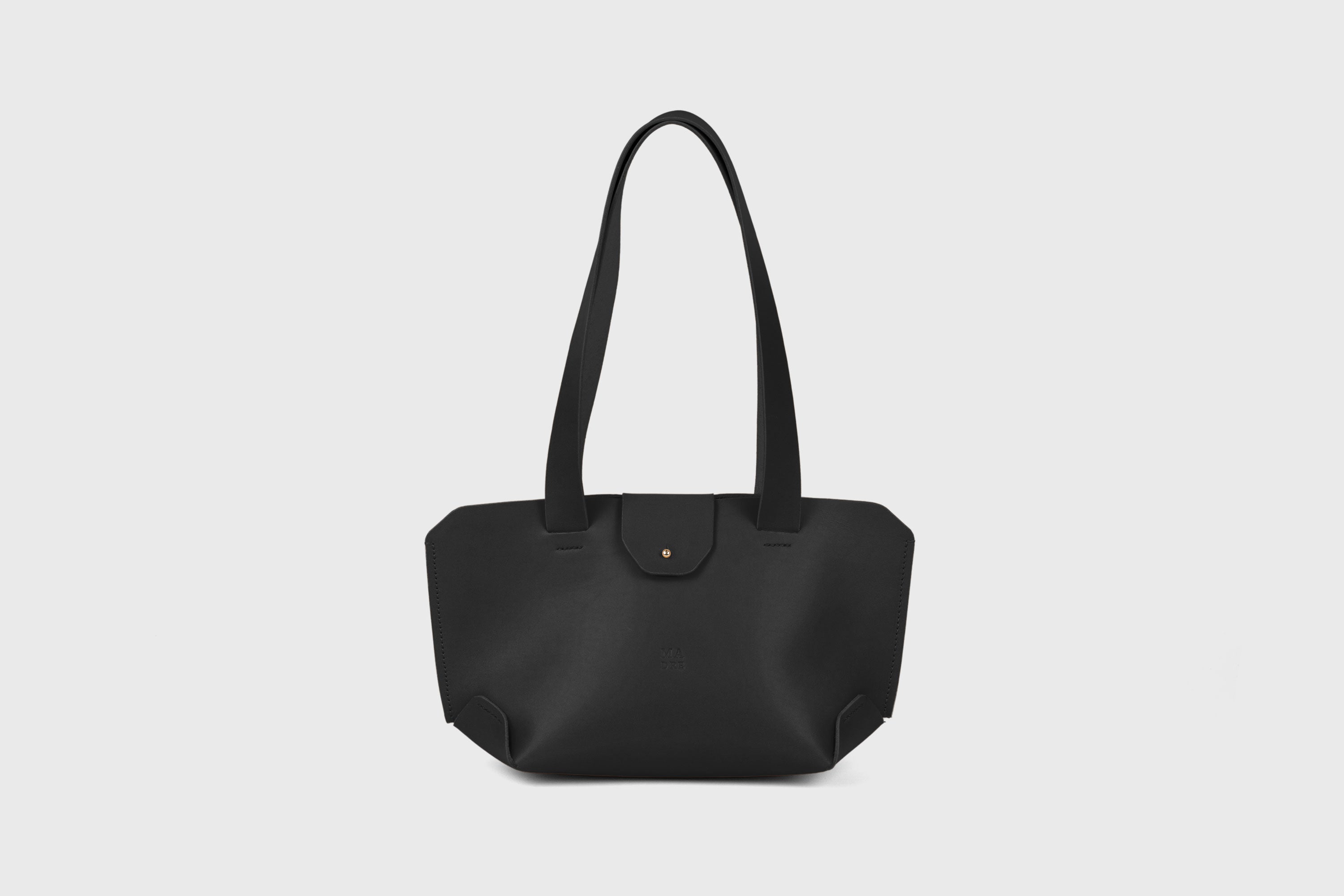 Medium Tote Bag Black Color Leather Premium Quality Minimalist Modern Design Atelier Madre Manuel Dreesmann Barcelona Spain