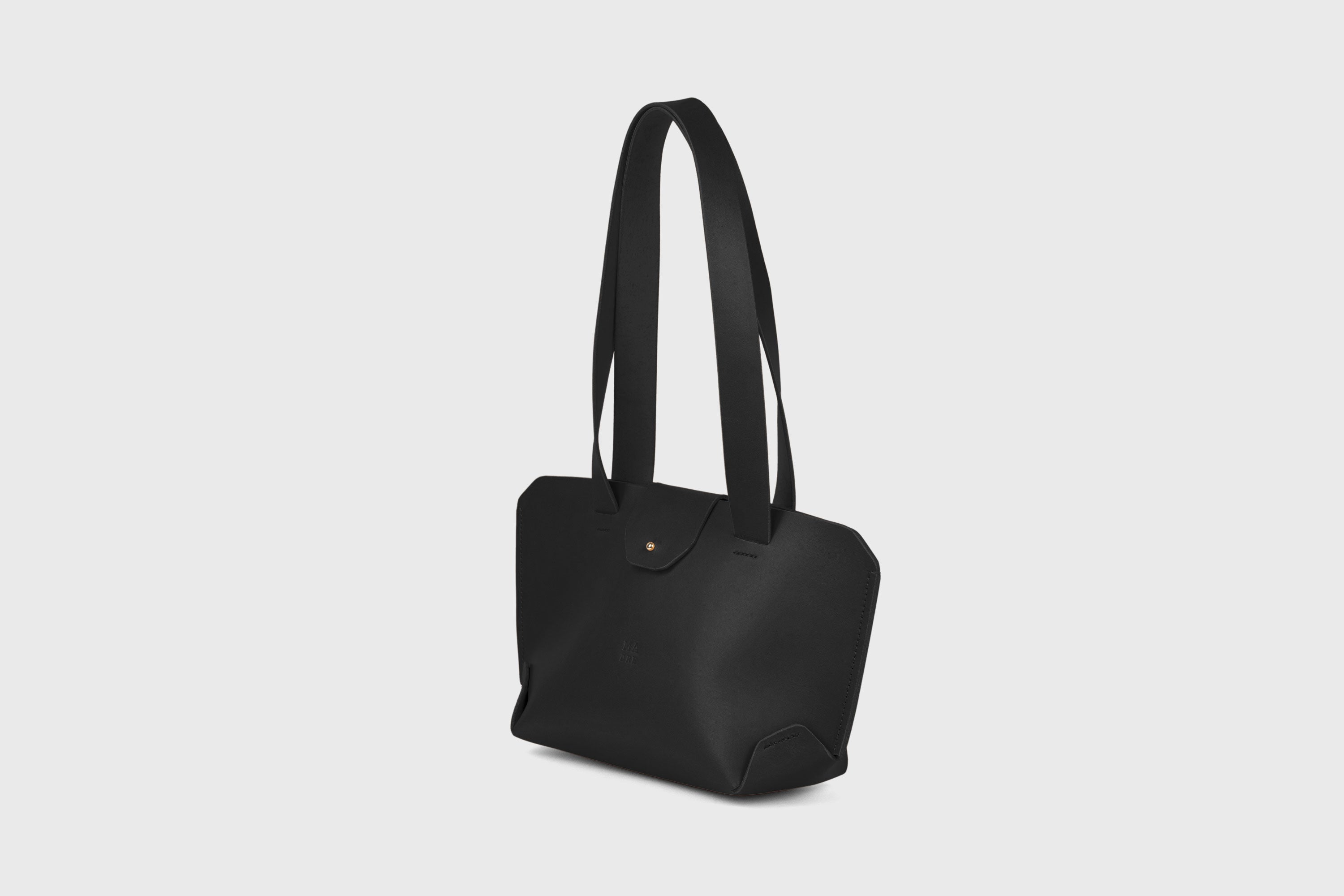 Medium Tote Bag Black Color Leather Premium Quality Minimalist Modern Design Atelier Madre Manuel Dreesmann Barcelona Spain