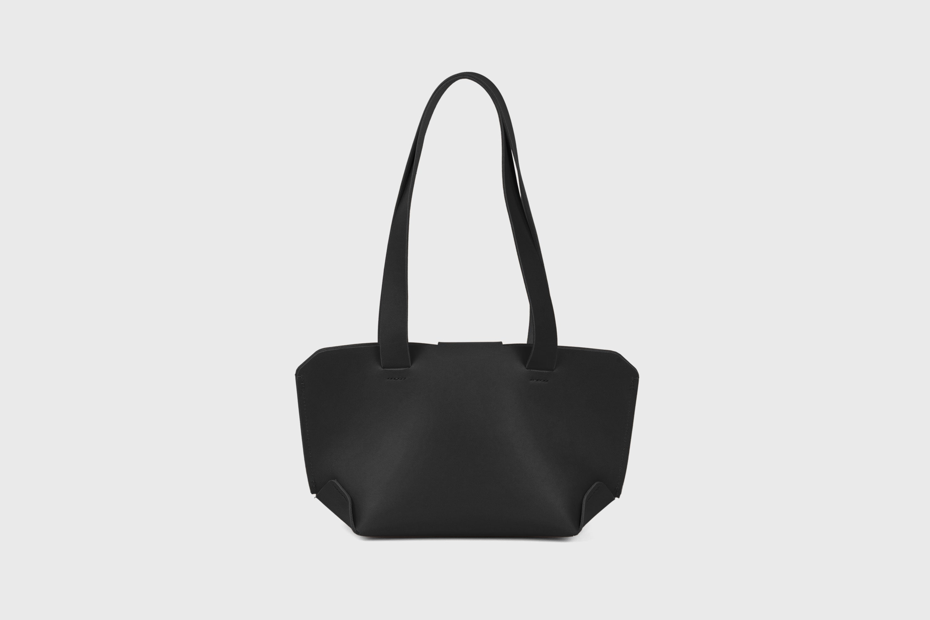 Medium Tote Bag Black Color Leather Premium Quality Minimalist Modern Design Atelier Madre Manuel Dreesmann Barcelona Spain