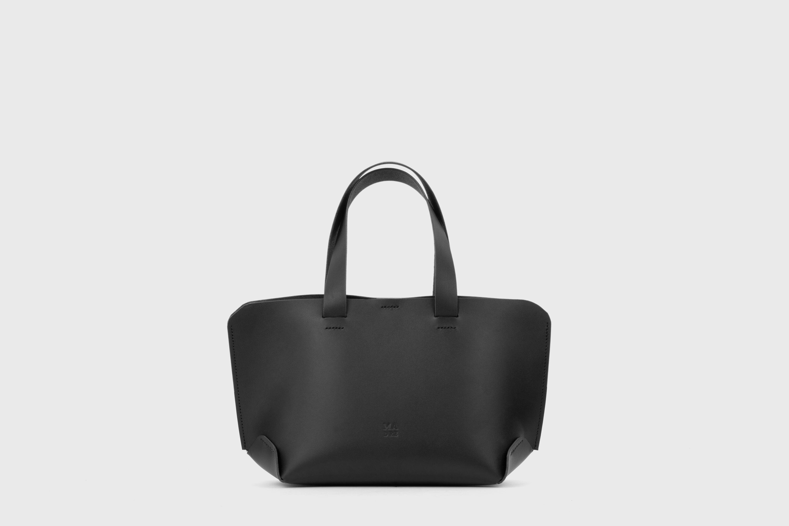 Medium Tote Bag Black Color Leather Premium Quality Minimalist Modern Design Atelier Madre Manuel Dreesmann Barcelona Spain