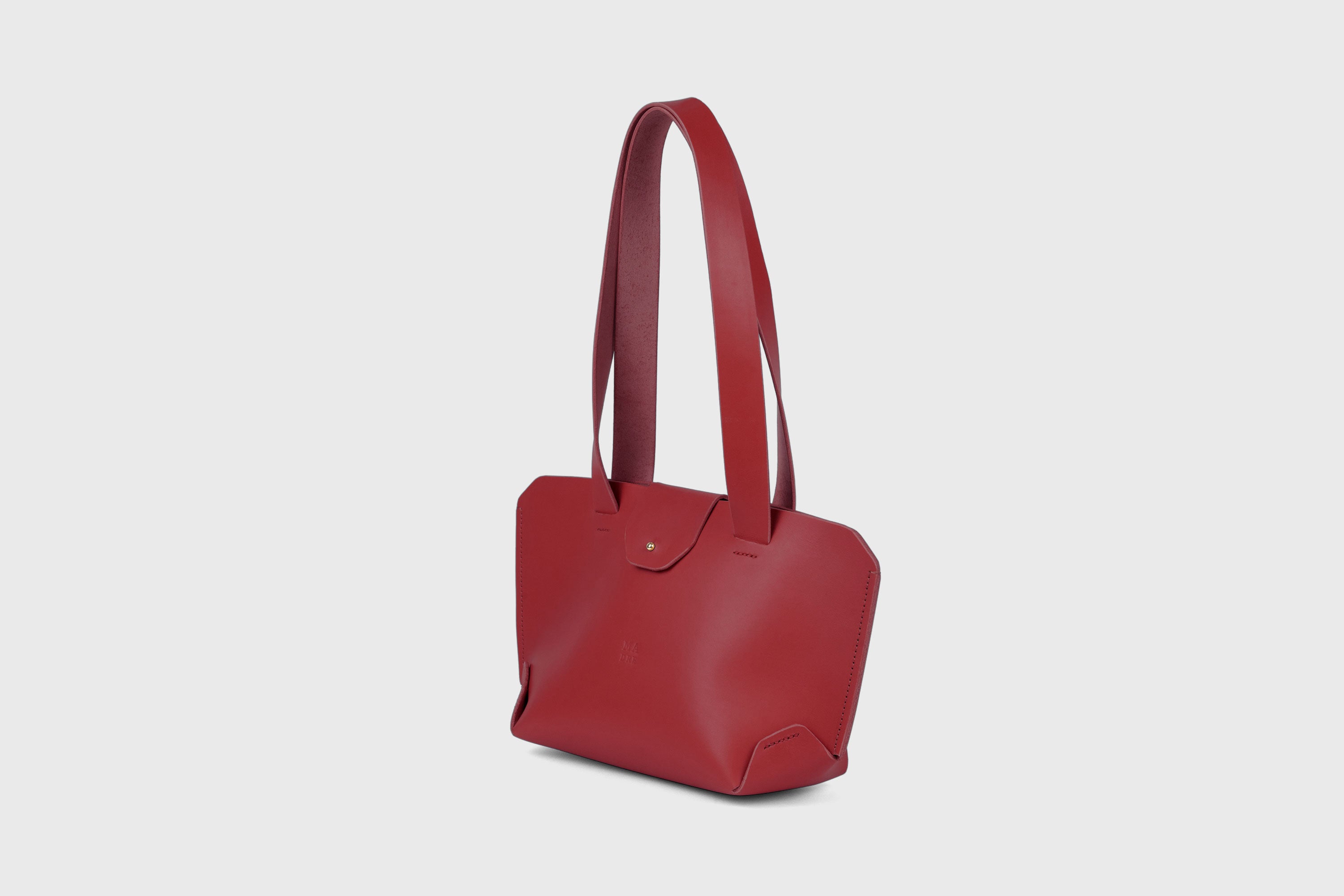 Medium Tote Bag Red Color Leather Premium Quality Minimalist Modern Design Atelier Madre Manuel Dreesmann Barcelona Spain