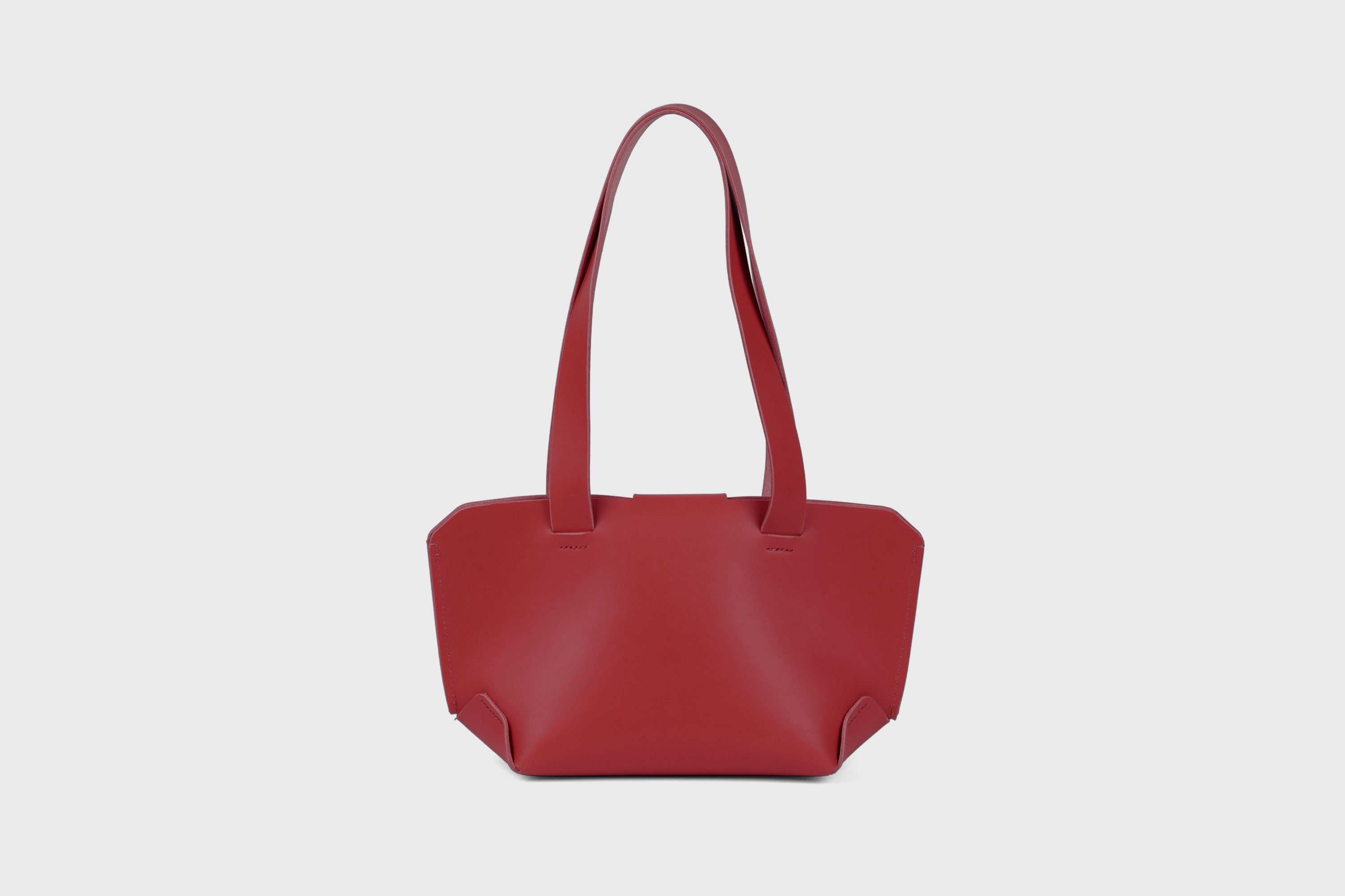 Medium Tote Bag Red Color Leather Premium Quality Minimalist Modern Design Atelier Madre Manuel Dreesmann Barcelona Spain