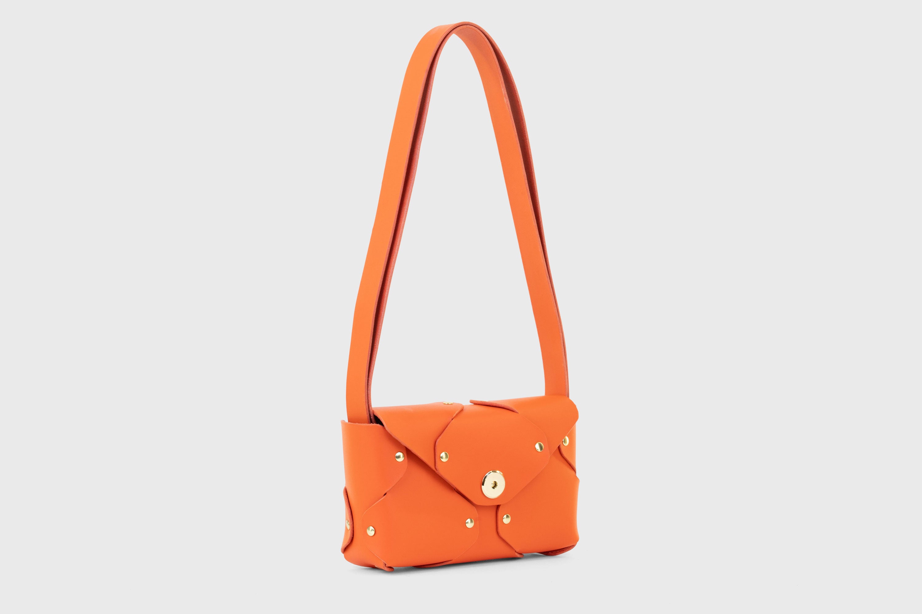 Tamara Bag Orange Color Leather Vegetable Tanned Leather Minimalist Modern Design Rivets Brass Premium Shoulderbag Atelier Madre Manuel Dreesmann Barcelona Spain