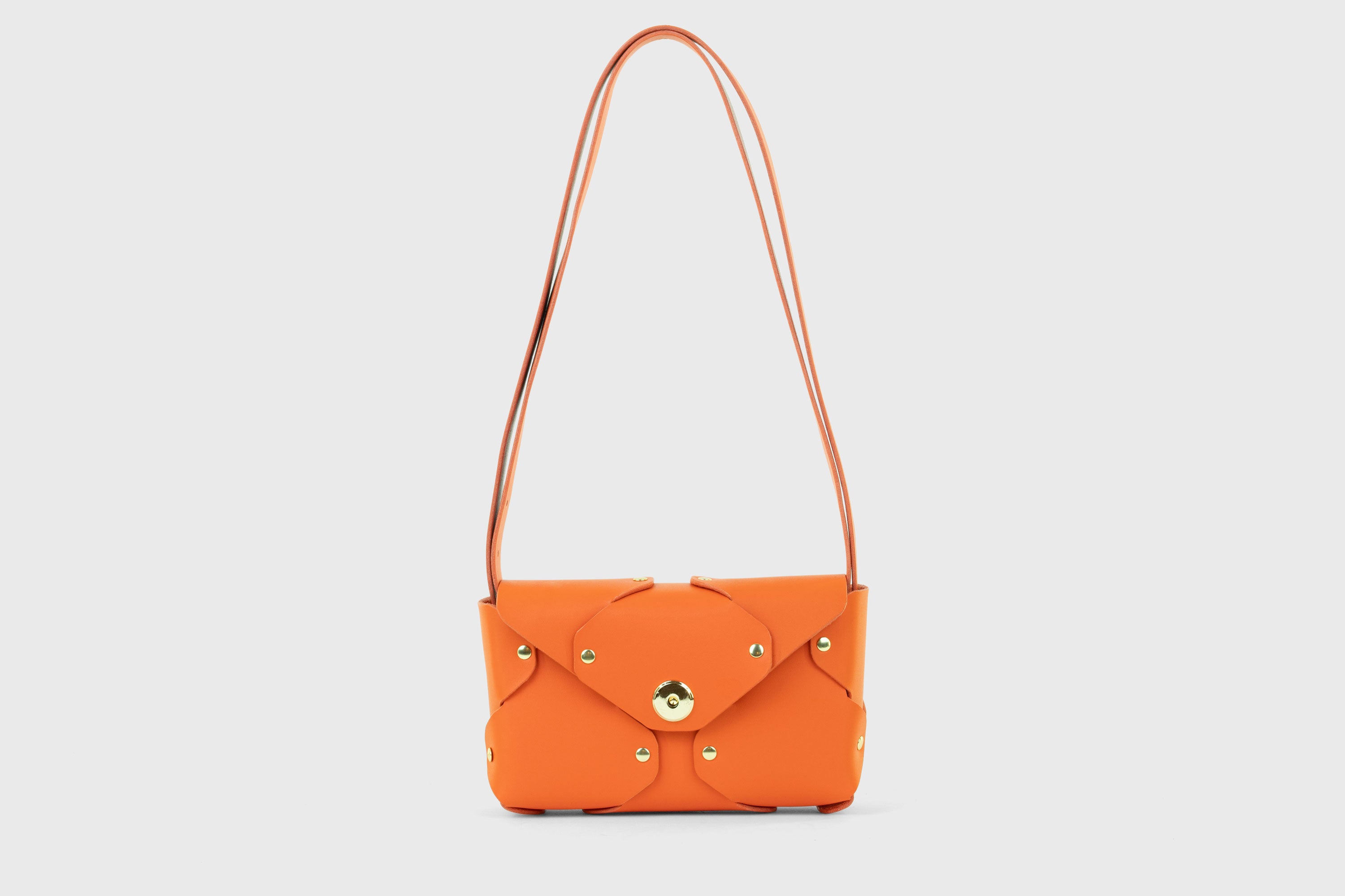 Tamara Bag Orange Color Leather Vegetable Tanned Leather Minimalist Modern Design Rivets Brass Premium Shoulderbag Atelier Madre Manuel Dreesmann Barcelona Spain