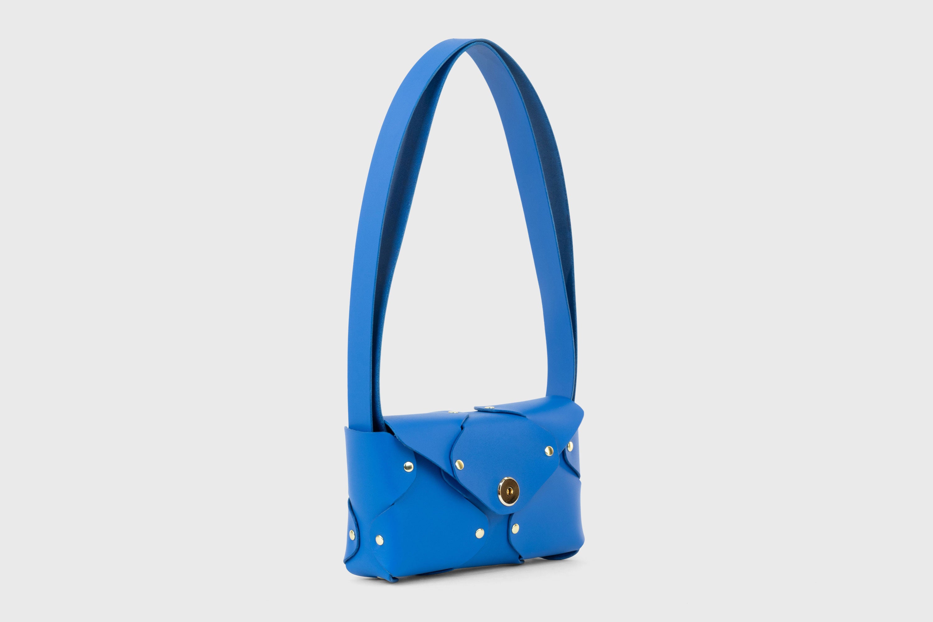 Tamara Bag Royal Blue Color Leather Vegetable Tanned Leather Minimalist Modern Design Rivets Brass Premium Shoulderbag Atelier Madre Manuel Dreesmann Barcelona Spain