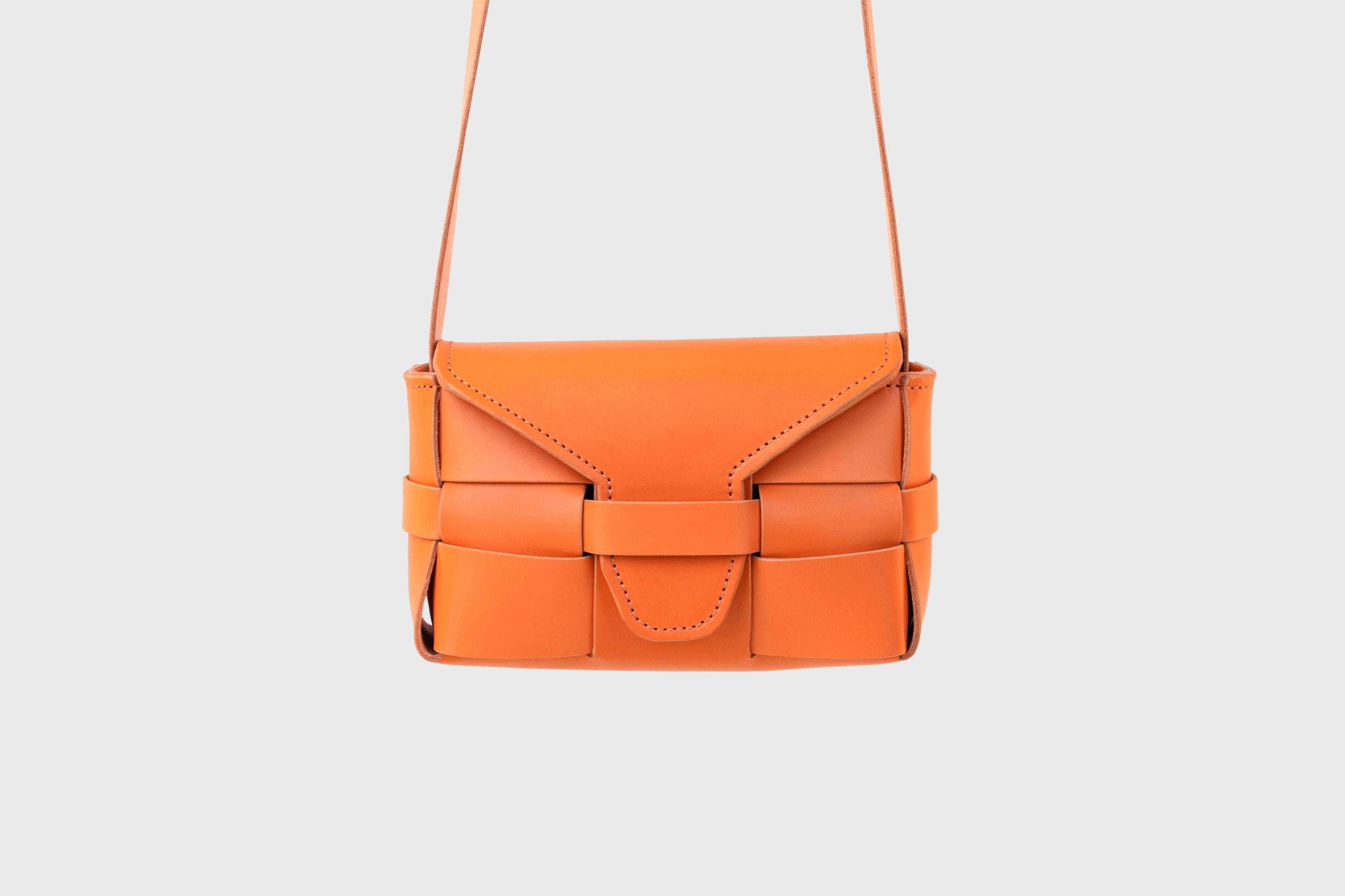 Woven Leather Bag Saka Small Orange Braided Shoulder Bag Crossbody Vegetable Tanned Premium Quality Modern Minimalistic Design Atelier Madre Manuel Dreesmann Barcelona